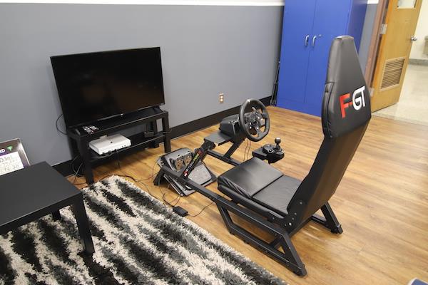 Another view of the racing chair setup